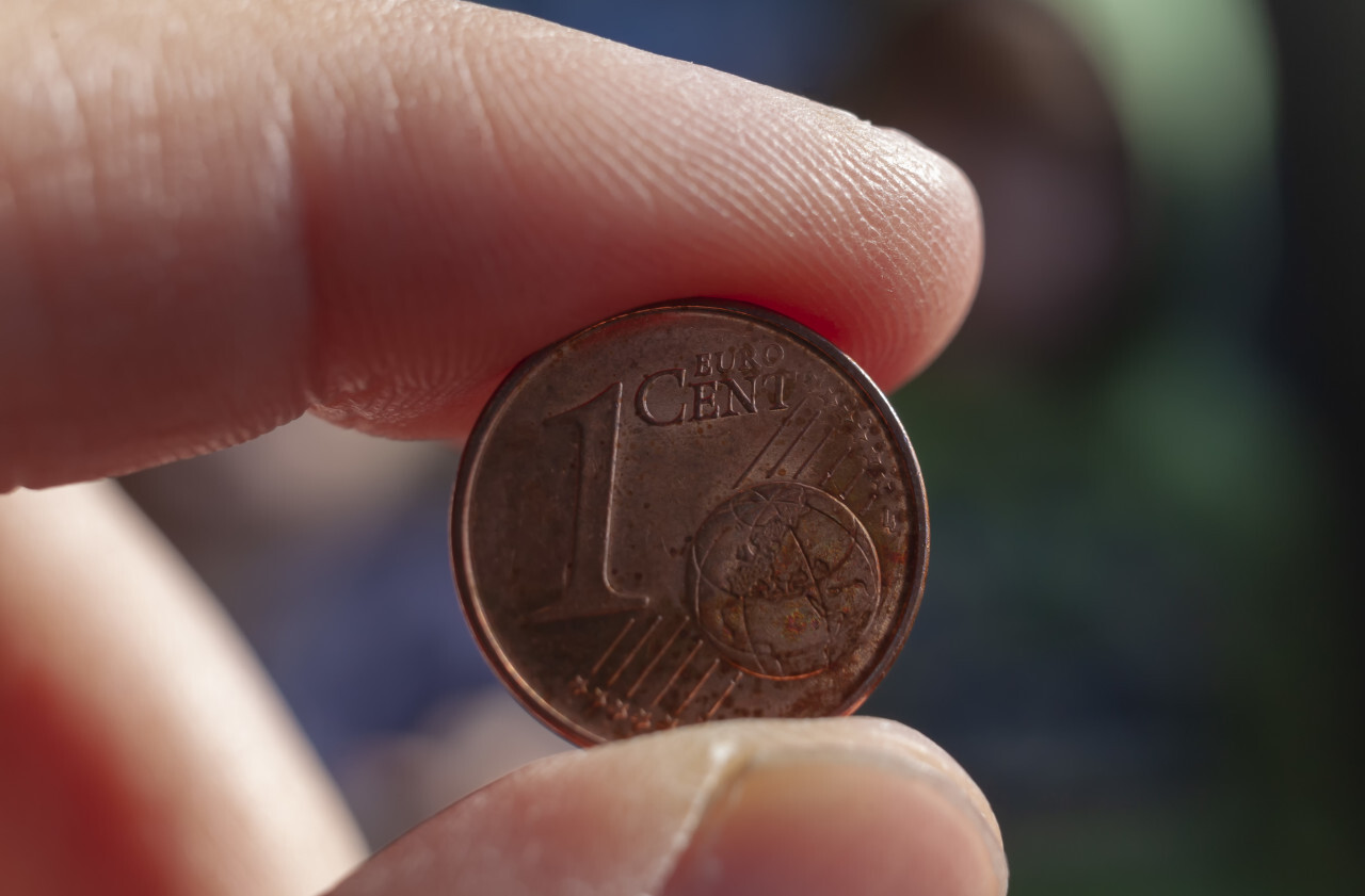 10607-euro-coin-in-hand-1-cent.jpg