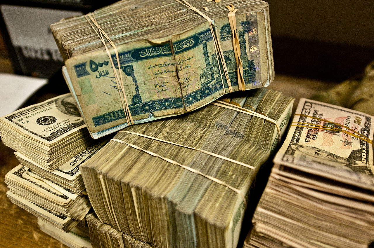 1280px-Cash_money!_140606-A-CA521-021[1].jpg