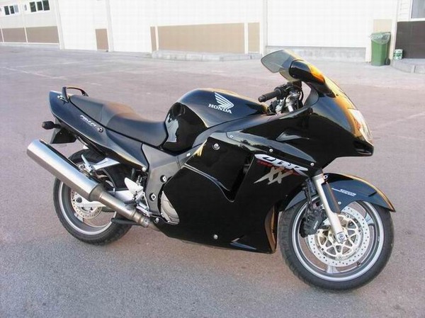 cbr1100xx.jpg