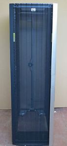 hp-10642-g2-42u-server-rack-cabinet-enclosure-383573-001-network-networking-11207-p[ekm]137x300[ekm].jpg