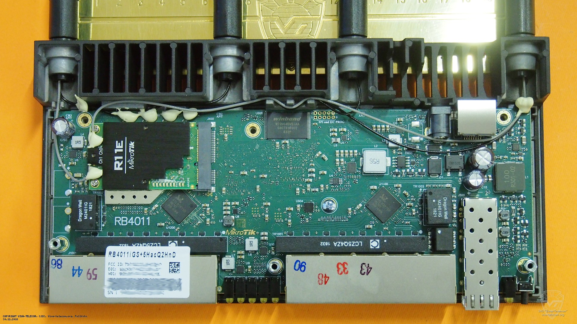 rb4011igs-plus5hacq2hnd-in_8.jpg
