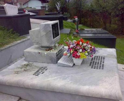tomb.jpg