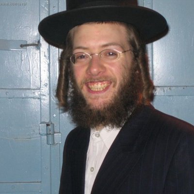 zsrkU-fL_400x400.jpg